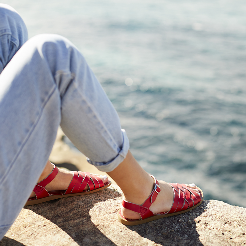 Salt Water Retro Red Adult