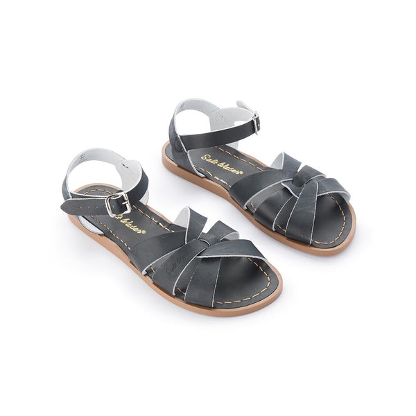 Black saltwater shop sandals womens